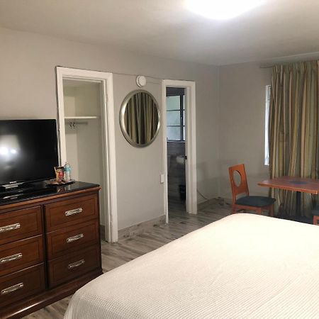 Bay Breeze Inn Bradenton Downtown מראה חיצוני תמונה