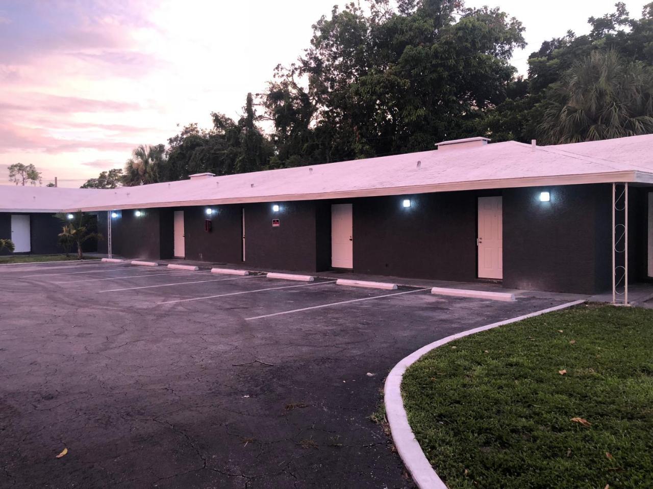 Bay Breeze Inn Bradenton Downtown מראה חיצוני תמונה