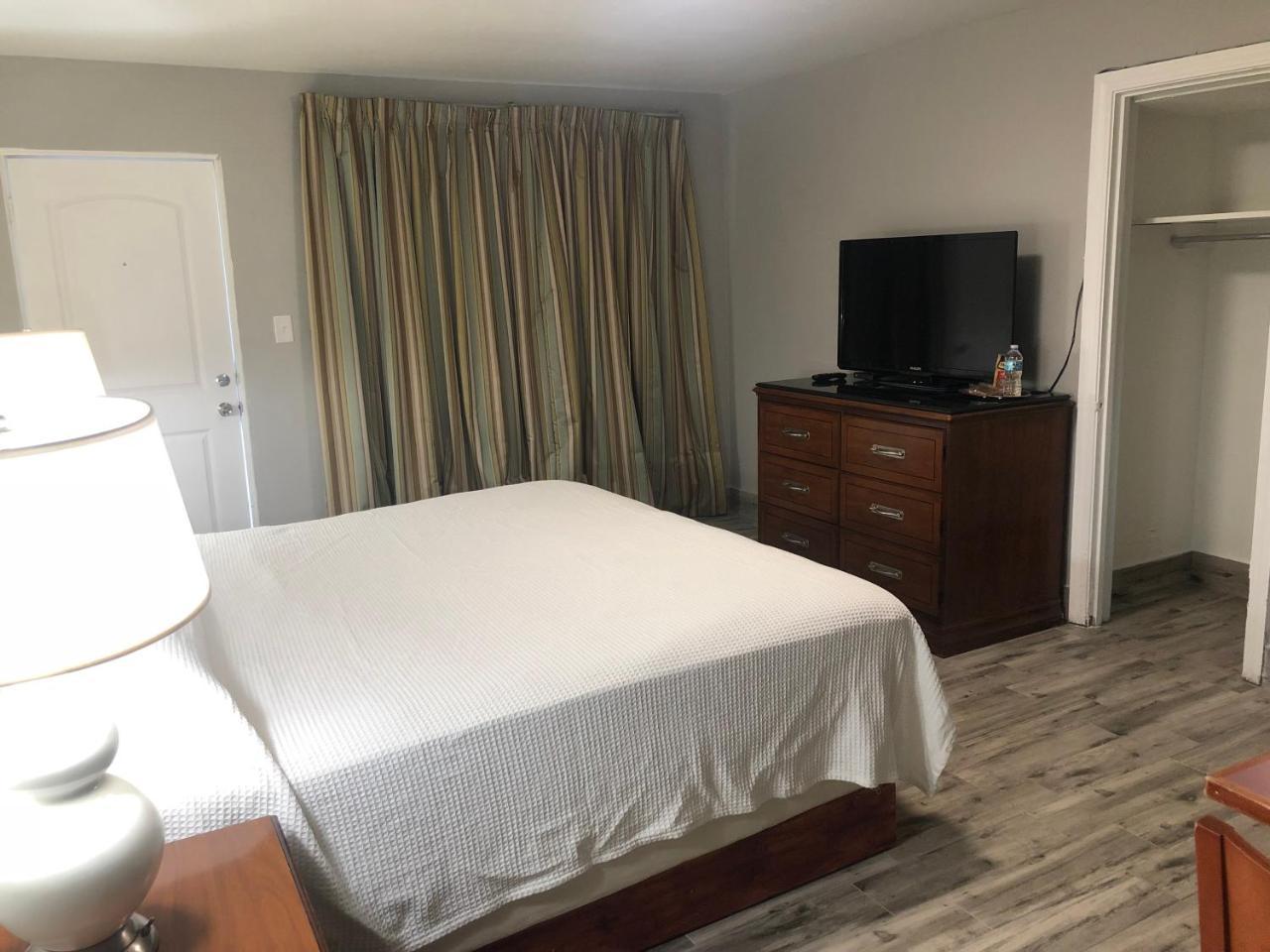 Bay Breeze Inn Bradenton Downtown מראה חיצוני תמונה