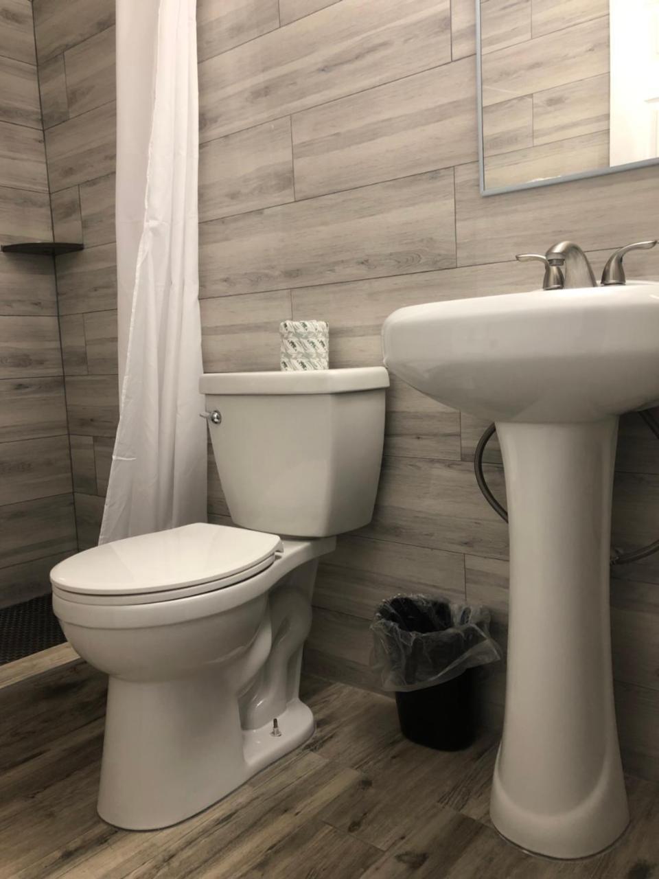 Bay Breeze Inn Bradenton Downtown מראה חיצוני תמונה